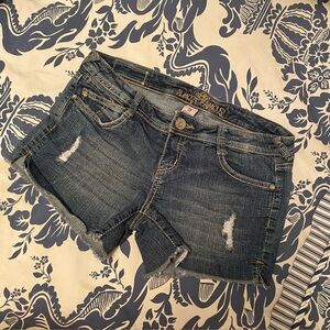 Almost Famous shorts 9